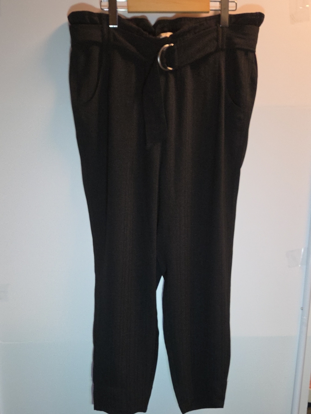 BCBGeneration Black Paperbag Ankle Pants with D-Ring Belt Size L